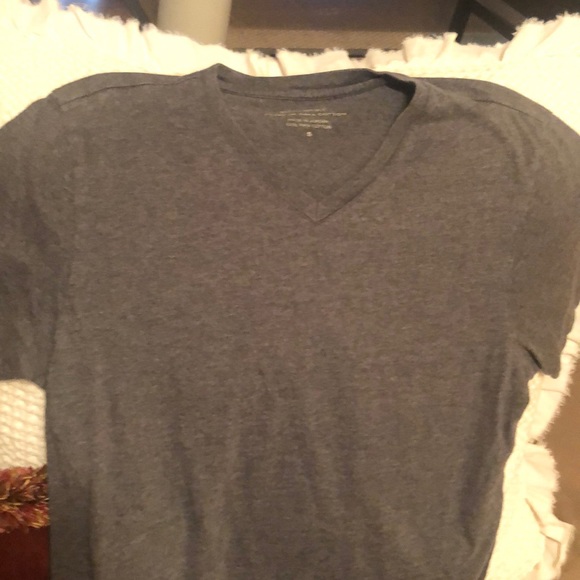 Banana Republic gray t shirt - Picture 2 of 3
